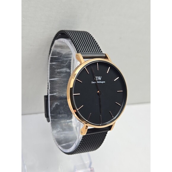 Daniel Wellington Petite Ashfield E32R1 32mm Black Mesh Rose Gold New Battery - Picture 3 of 10